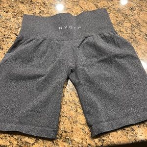 NVGTN GREY SEAMLESS SHORTS